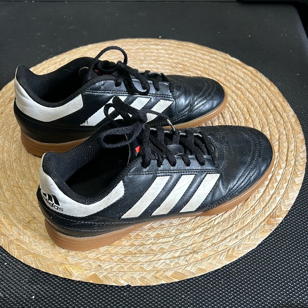Adidas kids Boys Goletto Sneakers Trainers Size 3